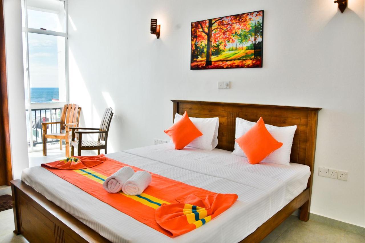 Rominrich Hotel Hikkaduwa Bagian luar foto