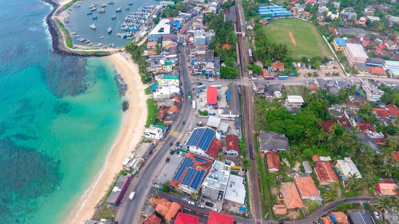 Rominrich Hotel Hikkaduwa Bagian luar foto