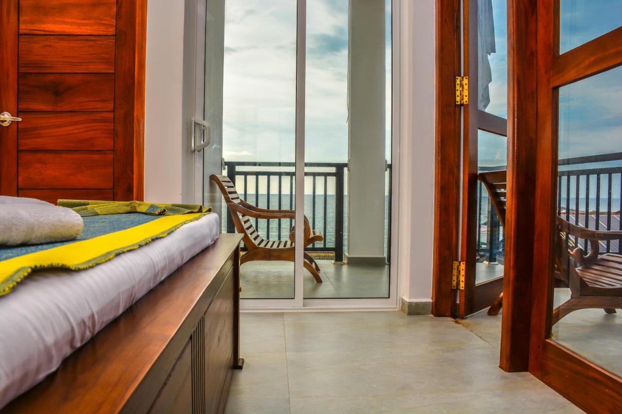 Rominrich Hotel Hikkaduwa Bagian luar foto